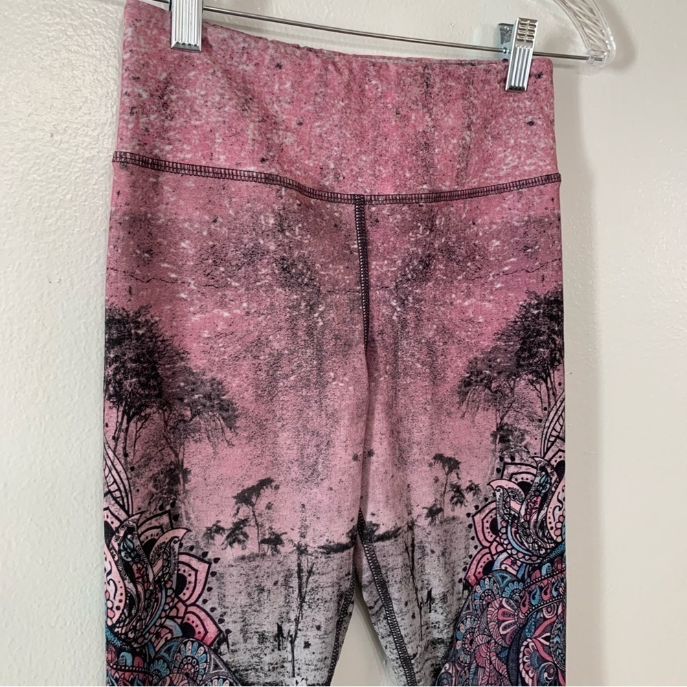 Evolution and Creation Pink Teal Elephant Print Active Wear Leggings Size S - Picture 5 of 6
